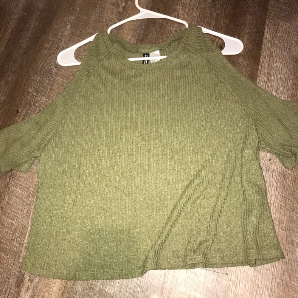 Cold shoulder top
